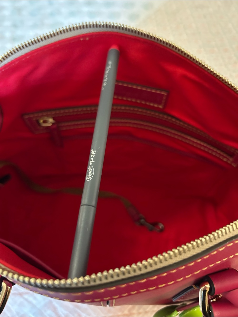 Dooney & Bourke Belmar leather Domed Satchel in Strawberry, excellent preowned - Picture 4 of 11